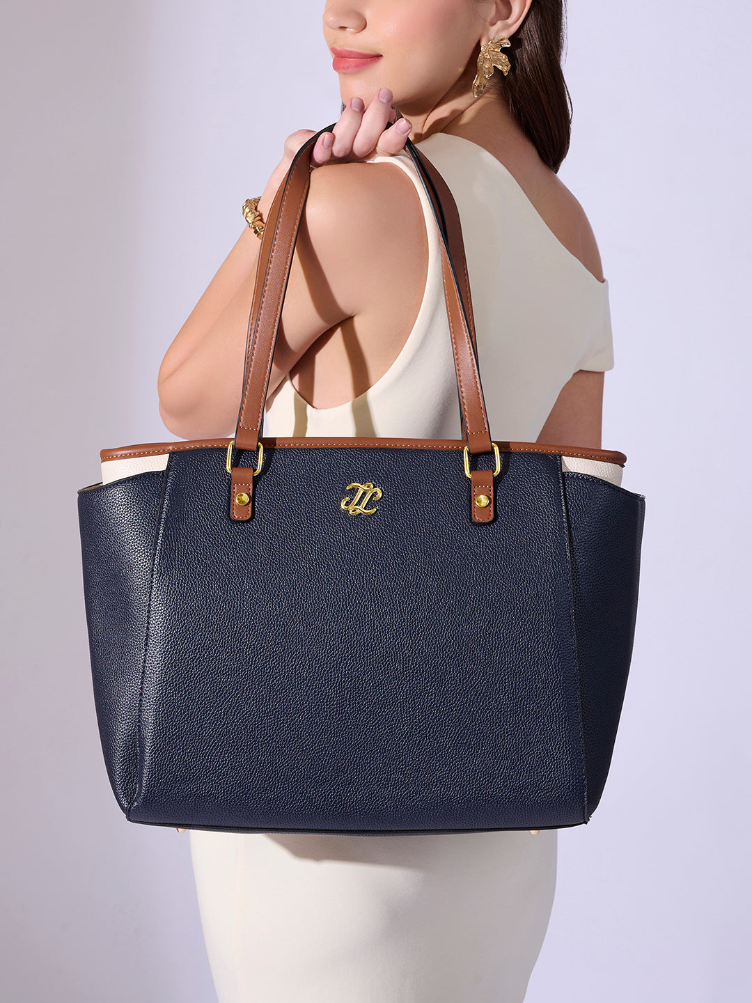 Ls Lincoln26 Large Tote Bag