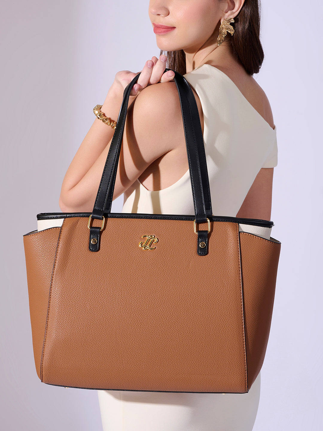 Ls Lincoln26 Large Tote Bag