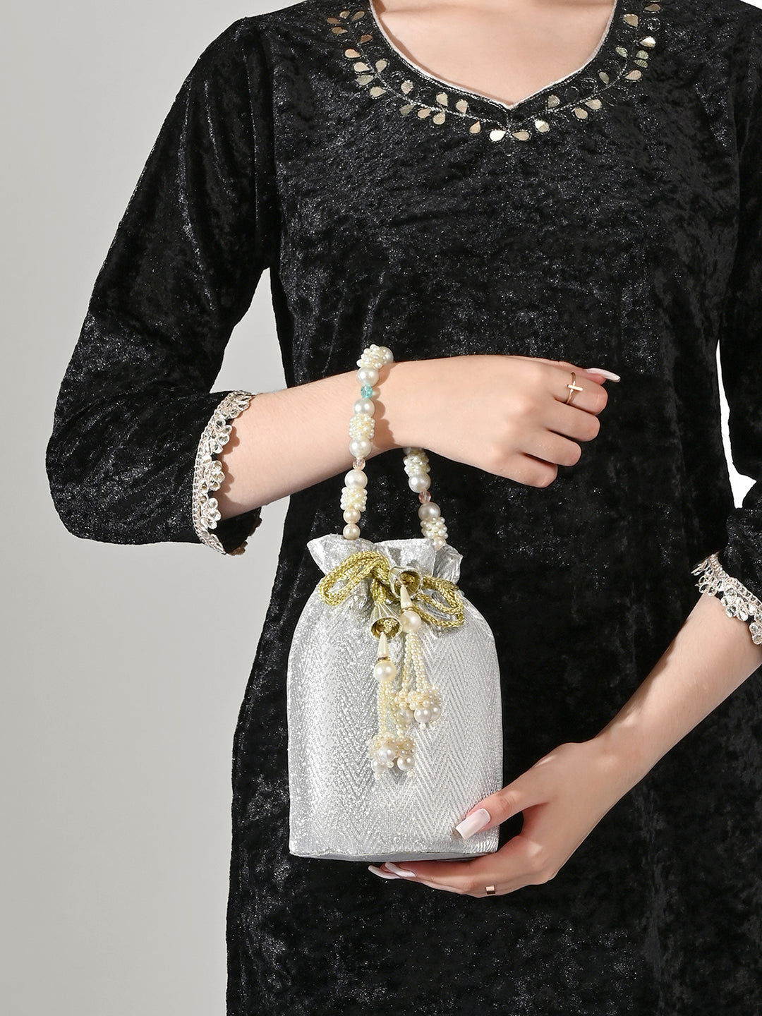 Bisbee Pearl Handle medium Potli Silver