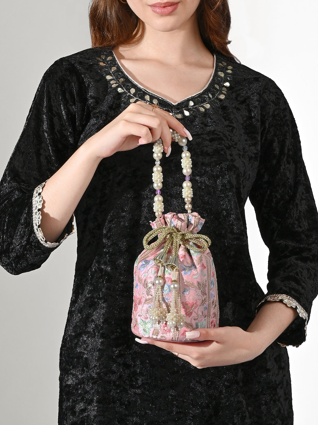 Minot Embriodered Medium Potli