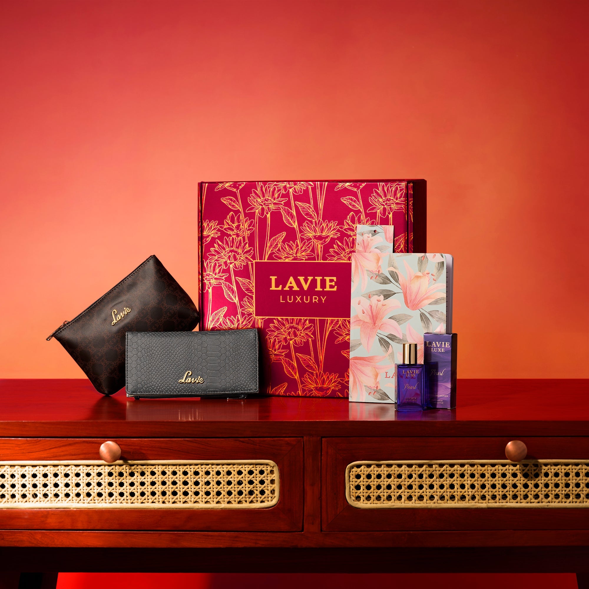 Scarlet Wallet 2 Women Giftset