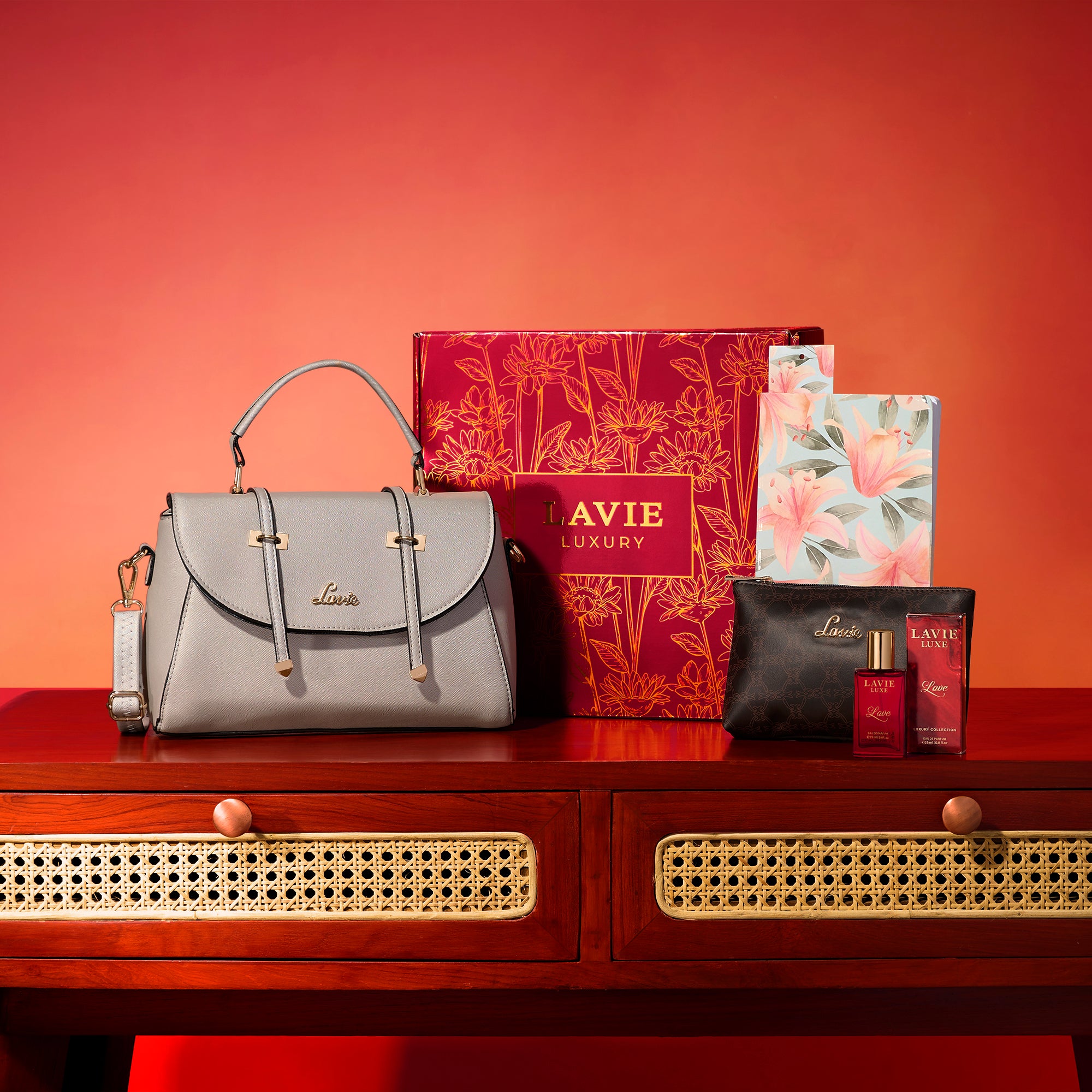 Scarlet Handbag 2 Women Giftset