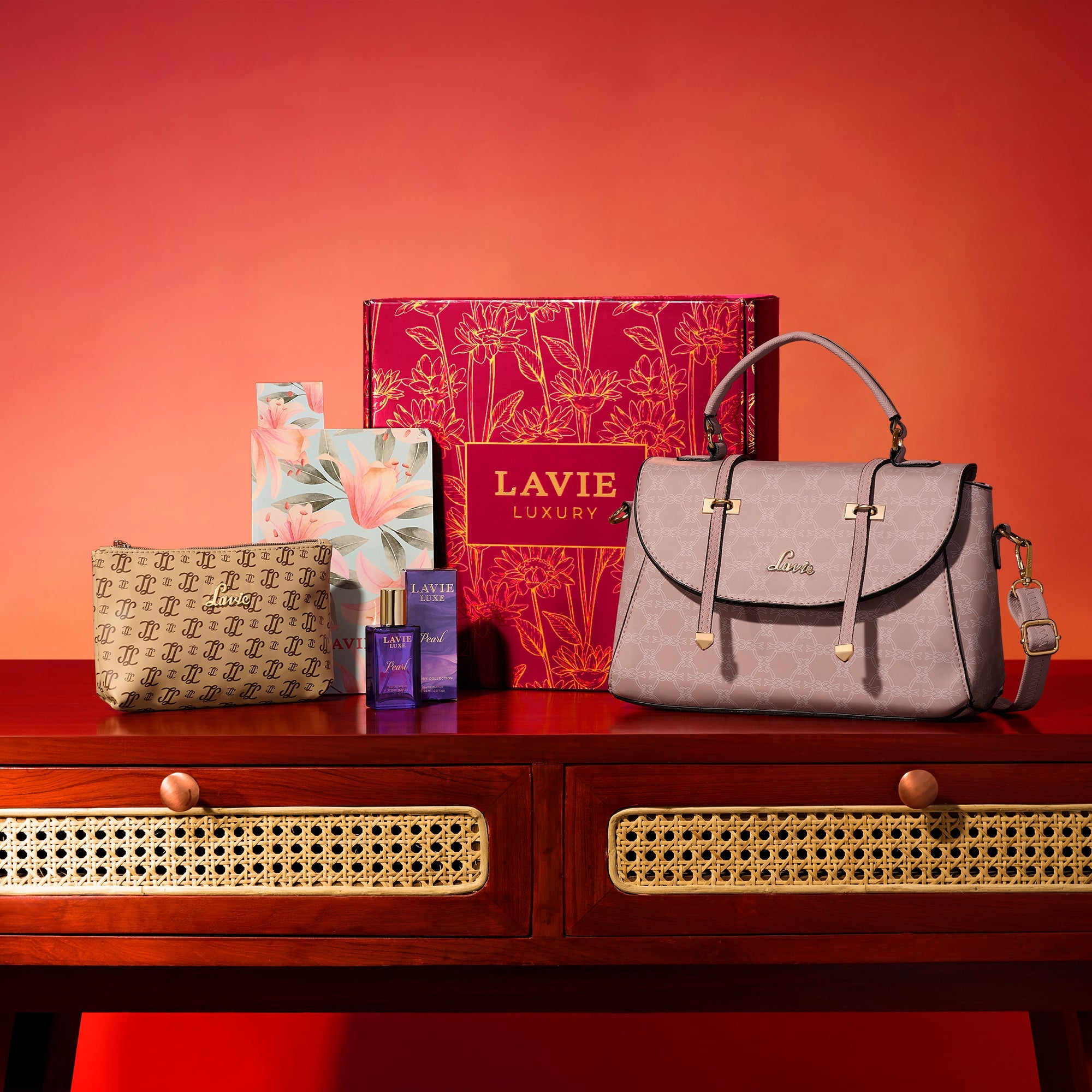 Scarlet Handbag 1 Women Giftset