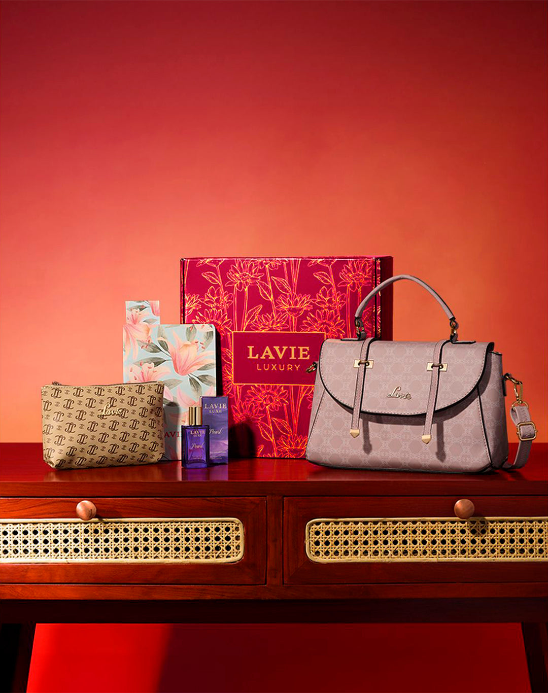 Scarlet Handbag 2 Women Giftset