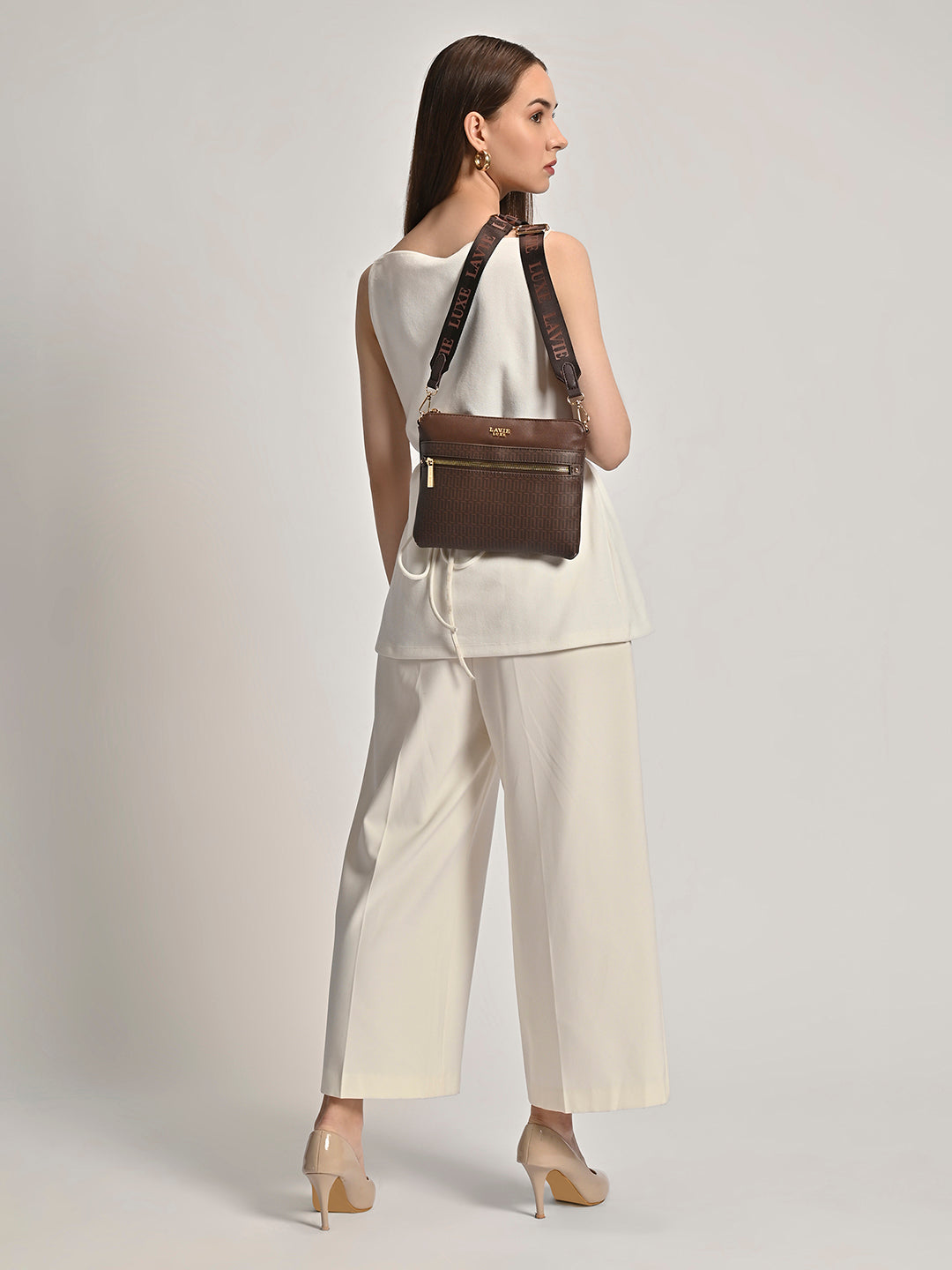 Mono Quick25 Small Top Zip Sling Handbag